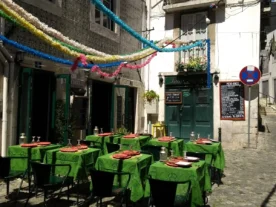 lisbon alfam fado restaurant small streets labyrinth